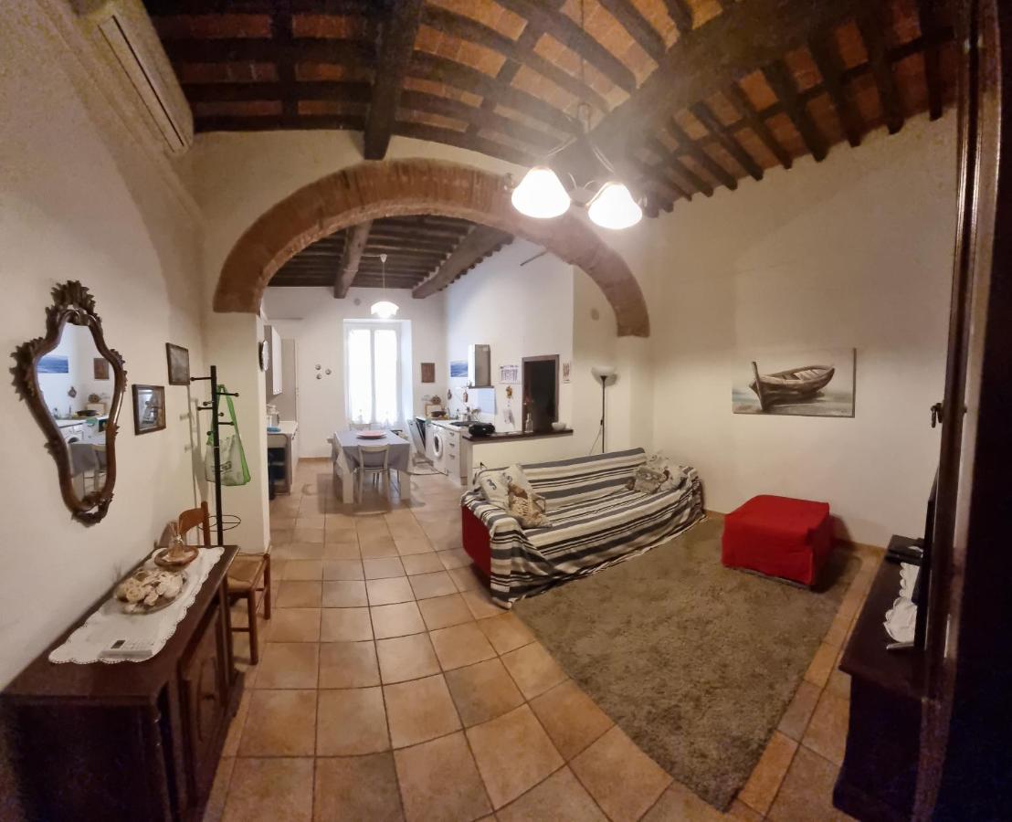 ピオンビーノOnda Blu - Bilocale Con Aria Condizionata A Due Passi Dal Castello E Dal Torrione E Rivellinoアパートメント エクステリア 写真